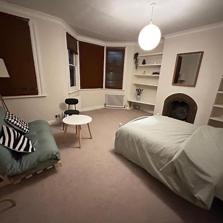 Spacious Room Near Underground Λονδίνο Εξωτερικό φωτογραφία