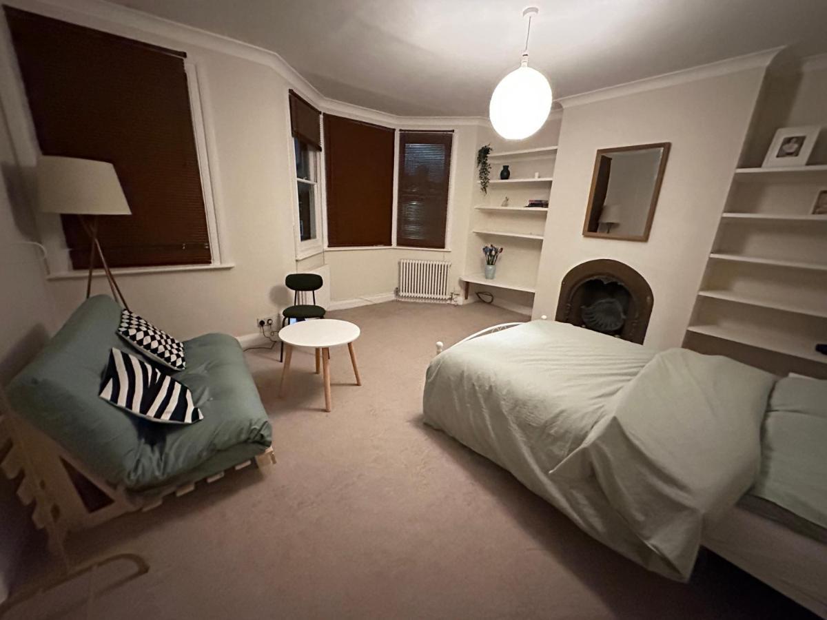 Spacious Room Near Underground Λονδίνο Εξωτερικό φωτογραφία